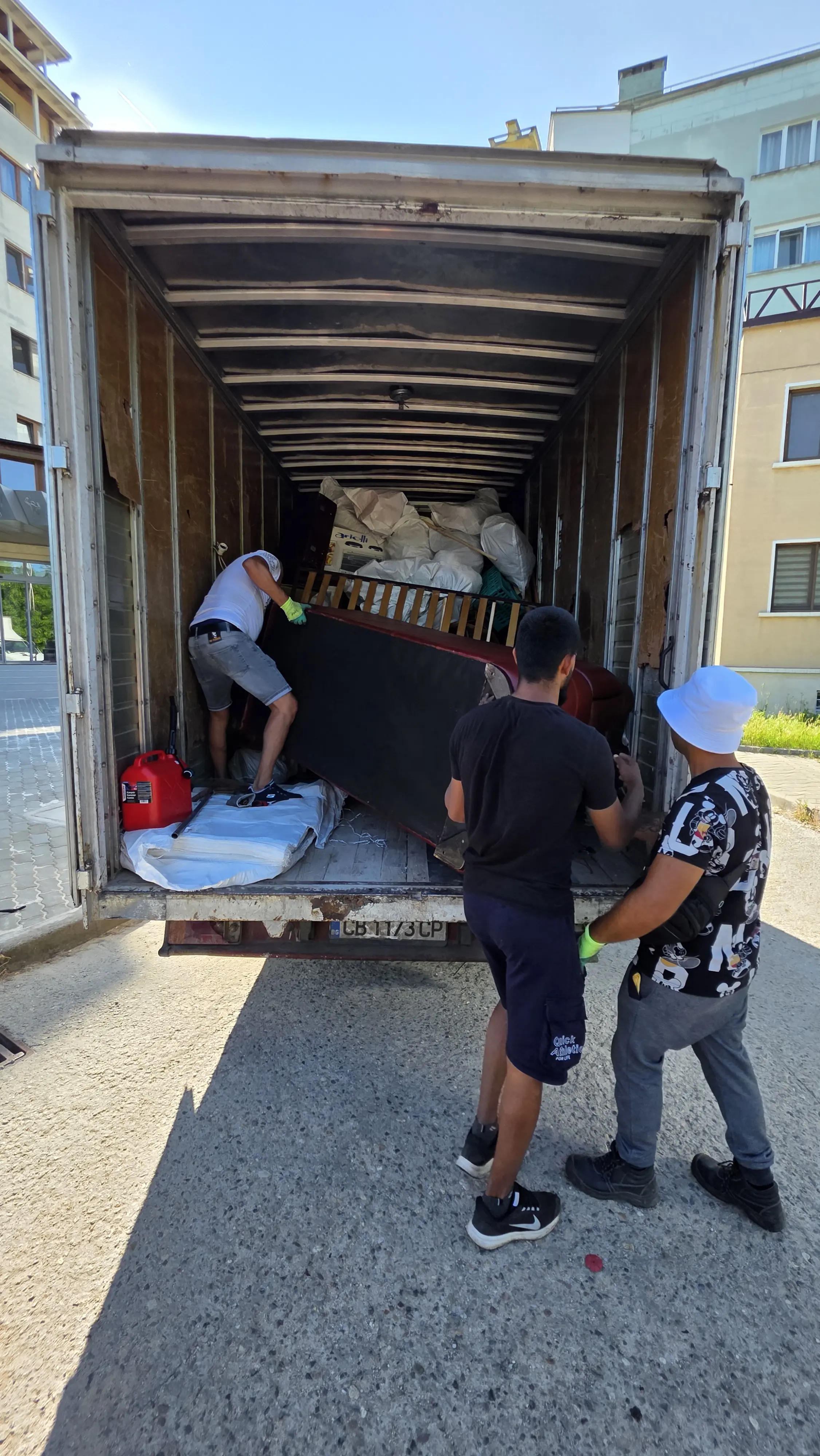 Изхвърляне на отпадъци от апартаменти и къщи