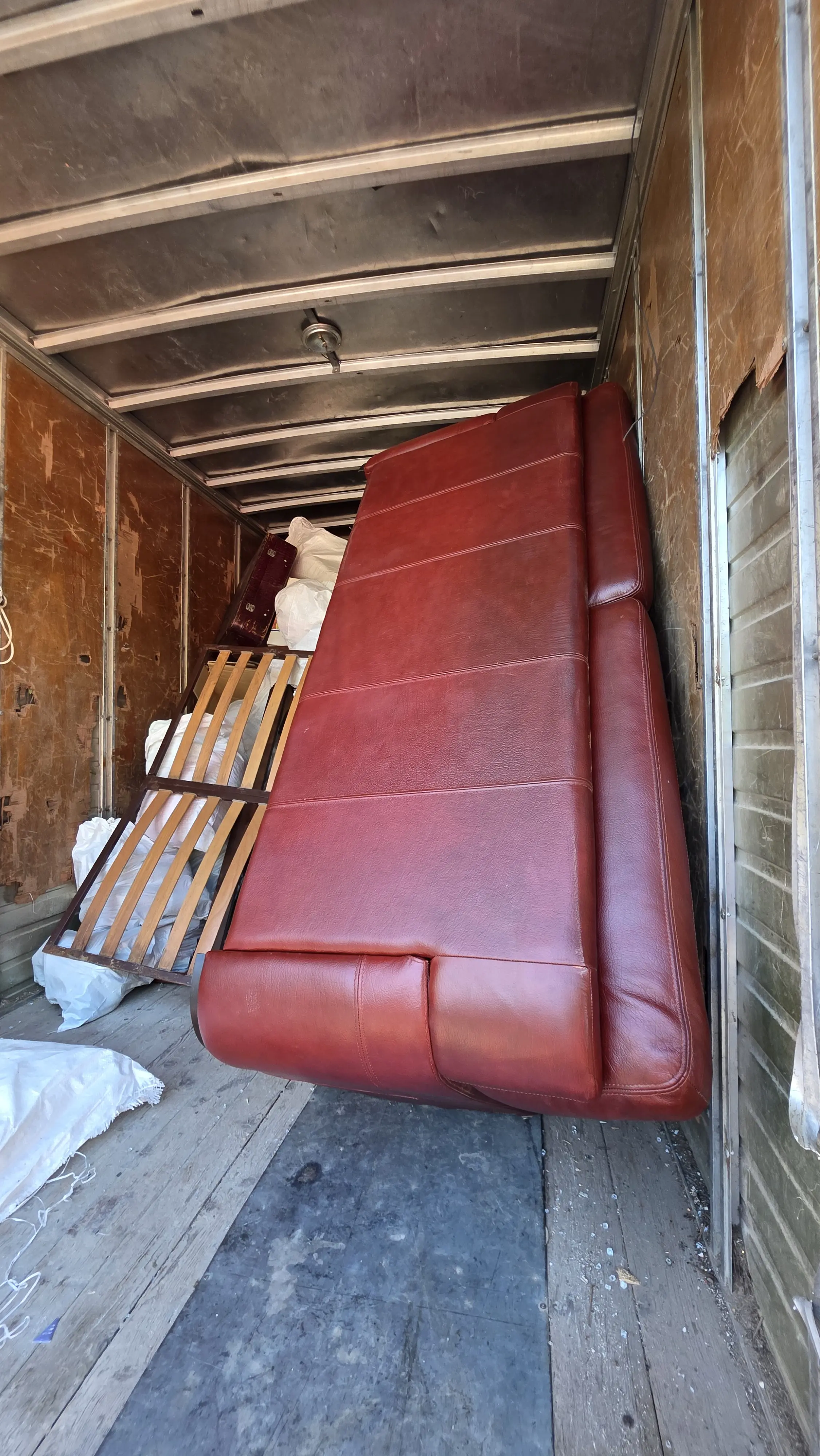 Извозване на стари мебели