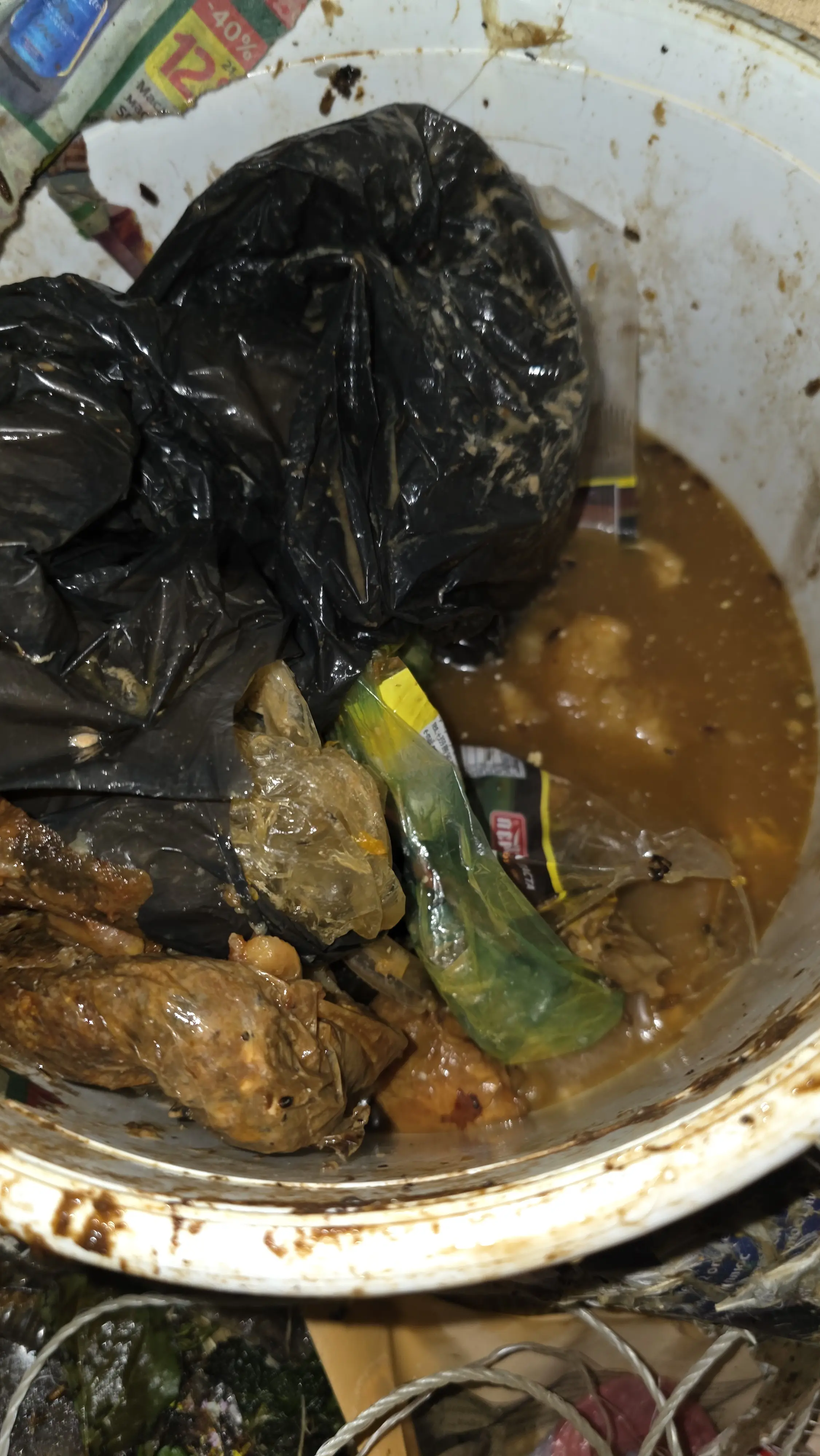 Почистване след наводнение в Пазарджик