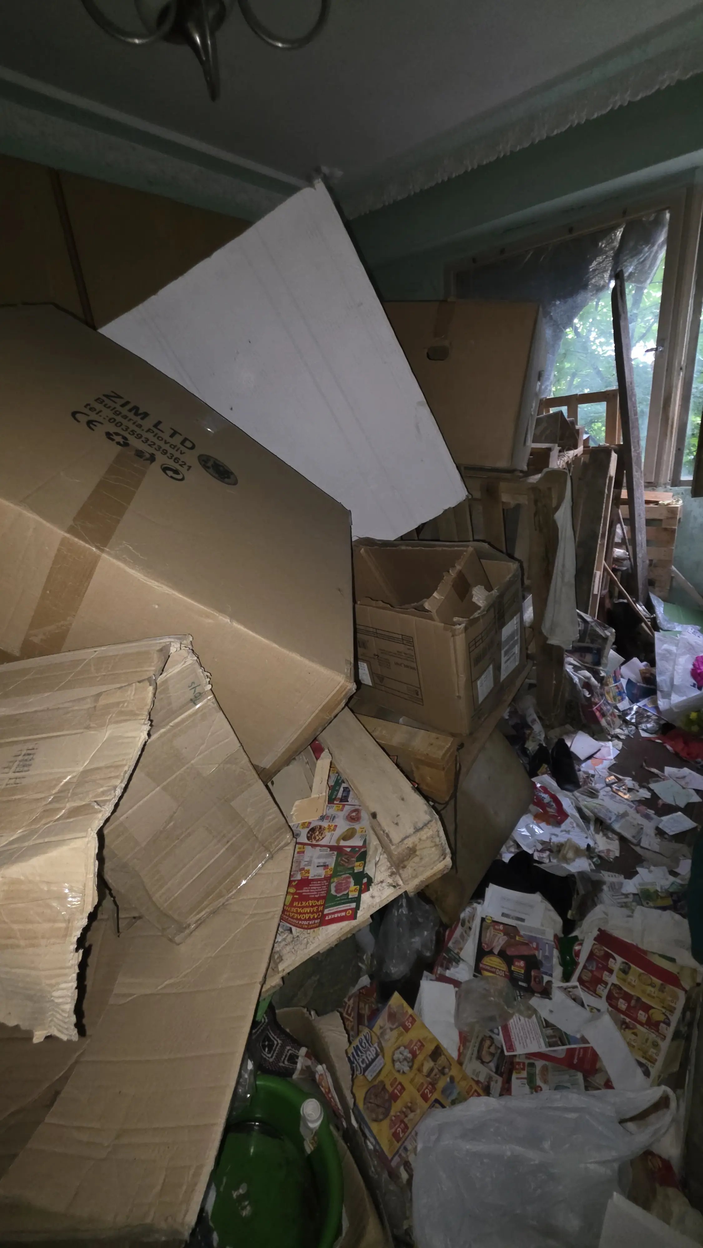 Почистване след синдром на Диоген в Пещера