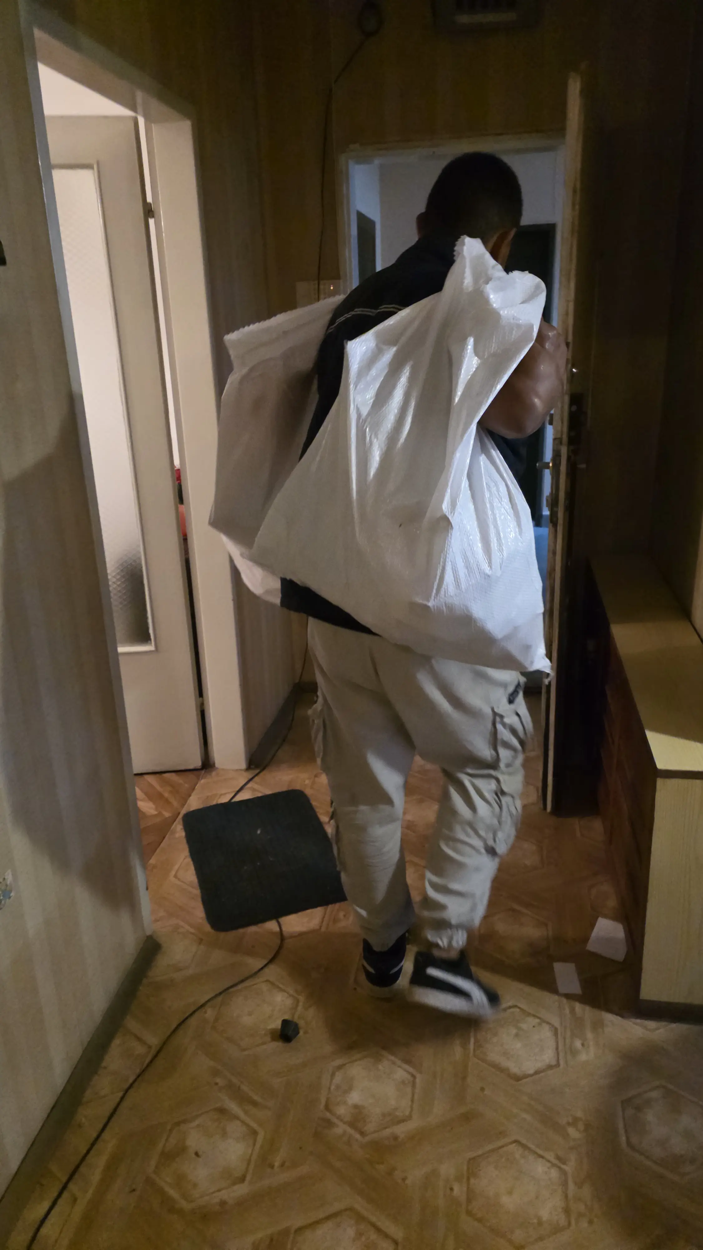 Изпразване на апартаменти с боклук в Поморие