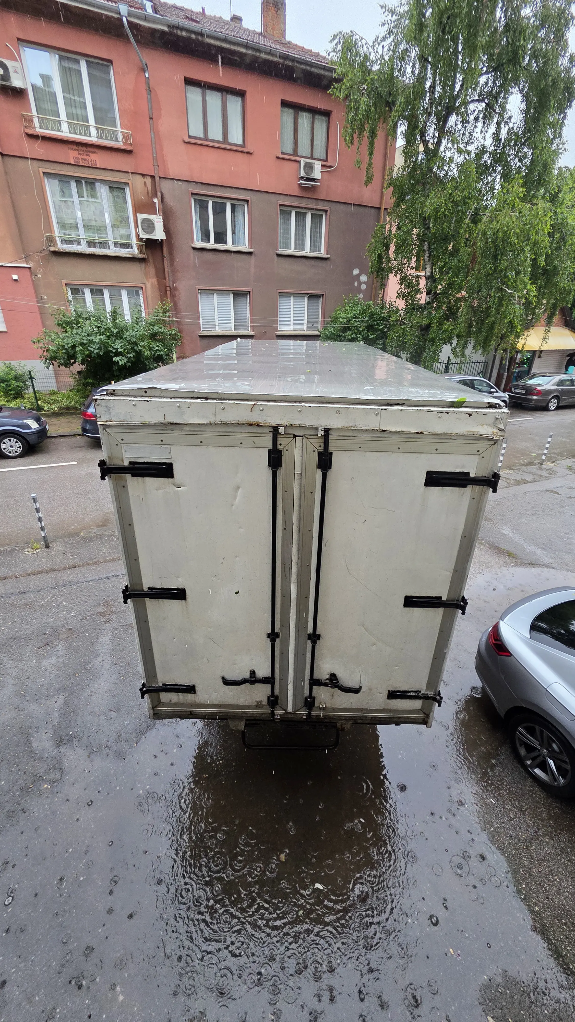 Изхвърляне на отпадъци от апартаменти и къщи в Самоков