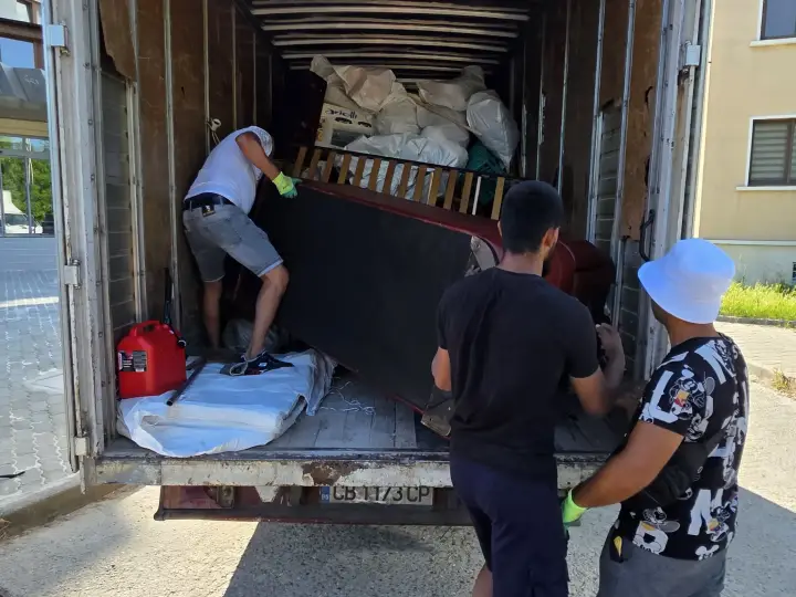 Изпразване на апартаменти с боклук в Доспат