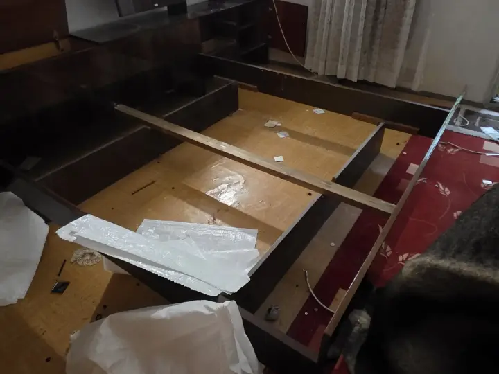 Извозване на стари мебели в Угърчин