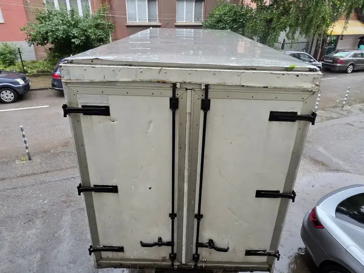 Почистване на гаражи в Перущица
